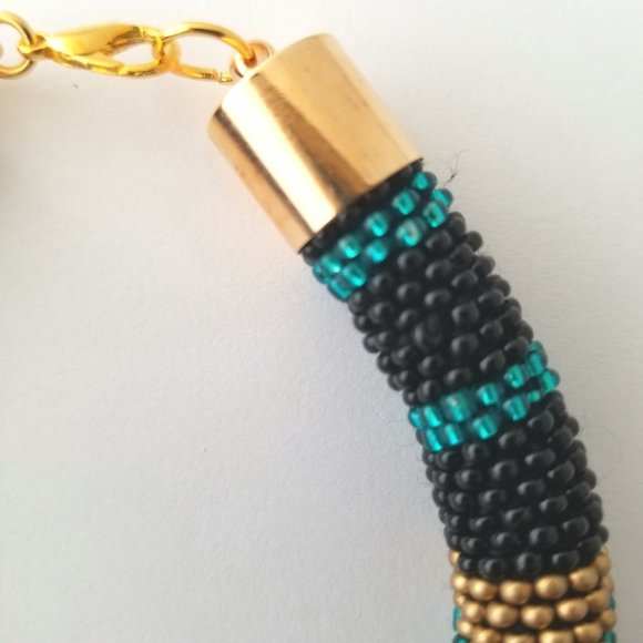 7" SEED BEAD BRACELET "RAE" WITH A GOLD, BLACK AND BLUE TONE. - Picture 3 of 4